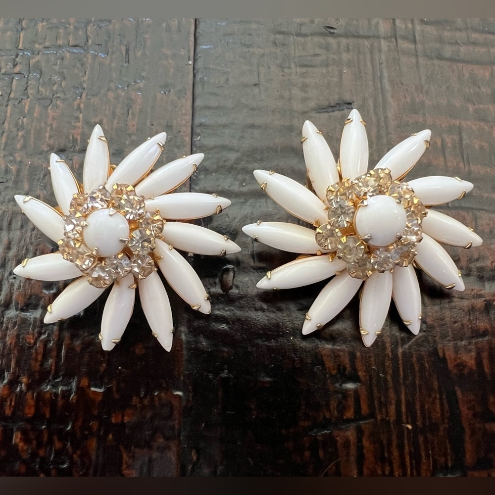 Vintage Judy Lee Milk Glass Rhinestone Starburst Pinwheel Floral - Clip Earrings